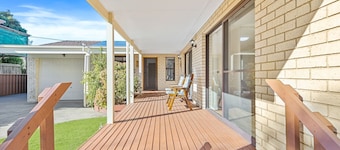 Winnies on Sunpatch. Gorgeous, pet friendly home in fantastic location