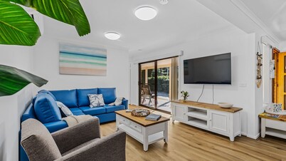 Winnies on Sunpatch. Gorgeous, pet friendly home in fantastic location