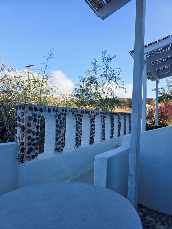 Property grounds - Deluxe Family Room (Vothonas)