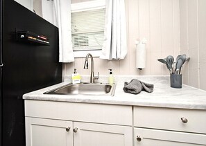 Microondas y placa de cocina