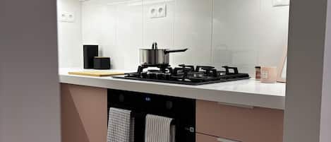 Oven, stovetop, dishwasher