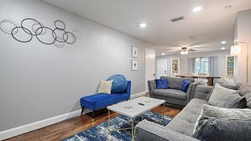 Smart TV, video games