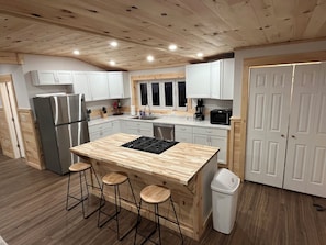 Mikrowelle, Ofen, Herdplatte, Geschirrspüler