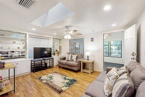 Televisie, videospelletjes en een kantoor