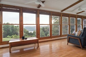 TV, fireplace, DVD player, books