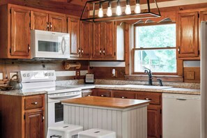 Fridge, microwave, oven, stovetop - Waterfront Fox Hill Cabin - Rustic Retreat w/ Fire Pit (Baxter)