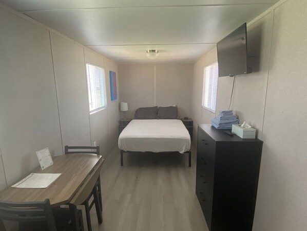 1 chambre, fer et planche à repasser, Wi-Fi, draps fournis