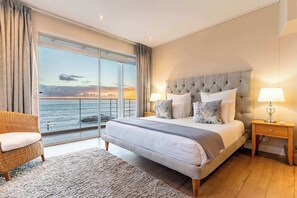 3 bedrooms, desk, iron/ironing board, WiFi