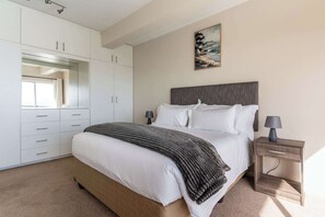 2 Schlafzimmer, Schreibtisch, Bügeleisen/Bügelbrett, WLAN