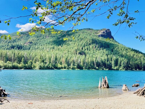 Riverside Bliss Cozy Beds, Fireplace and Gbit WiFi