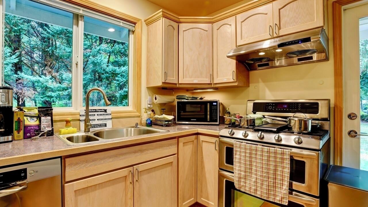 冰箱、微波炉、烤箱、炉灶