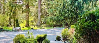 Serene Riverfront Retreat