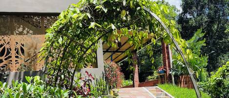 コンフォート ハウス バルコニー ガーデンビュー | リビング エリア