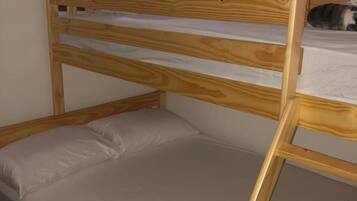 1 bedroom, WiFi, bed sheets