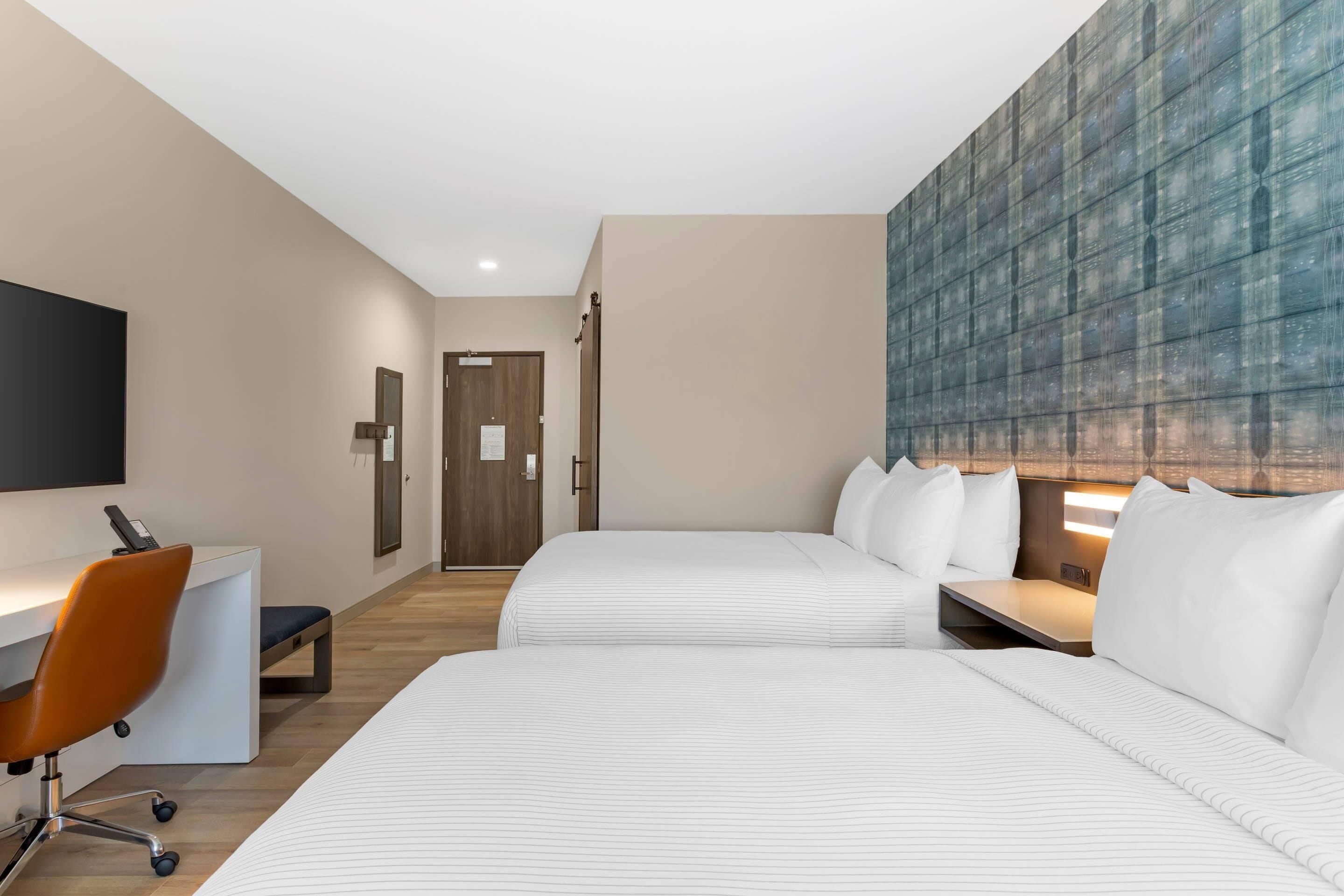 Desk, laptop workspace, WiFi (free), bed sheets