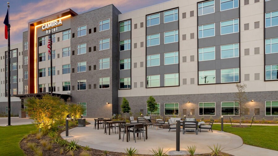 Cambria Hotel Fort Worth - Medical Center
