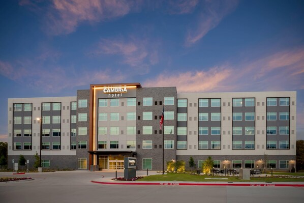 Exterior - Cambria Hotel Fort Worth - Medical Center (Fort Worth)