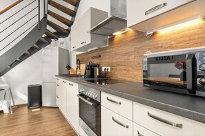 Fridge, microwave, oven, stovetop - Lighthouse - 2 apartments - Very central - PS5 & Switch (Rotenburg an der Fulda)