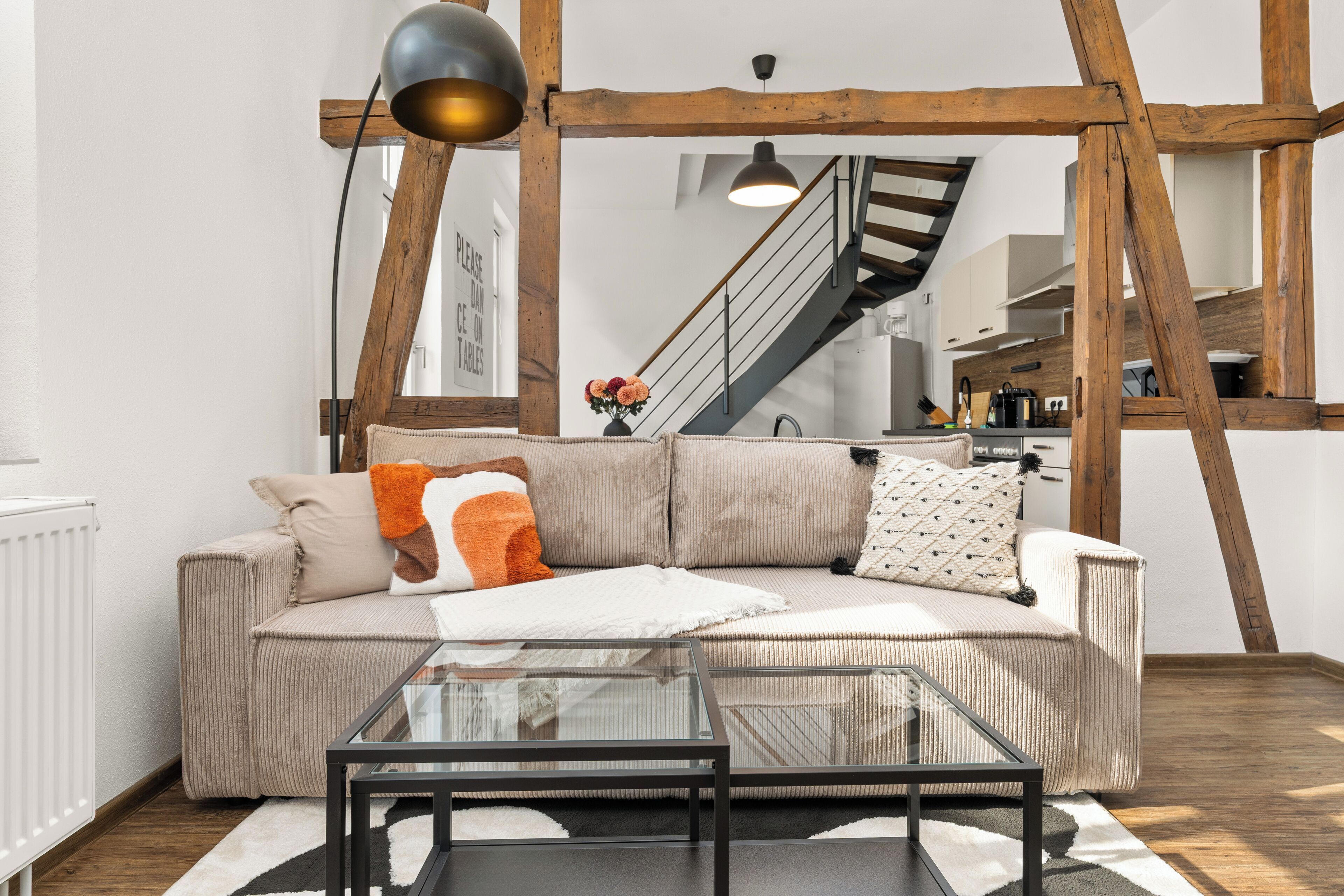 Smart-TV, Videospiele, Bücher, Stereoanlage