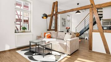 Smart-TV, Videospiele, Bücher, Stereoanlage