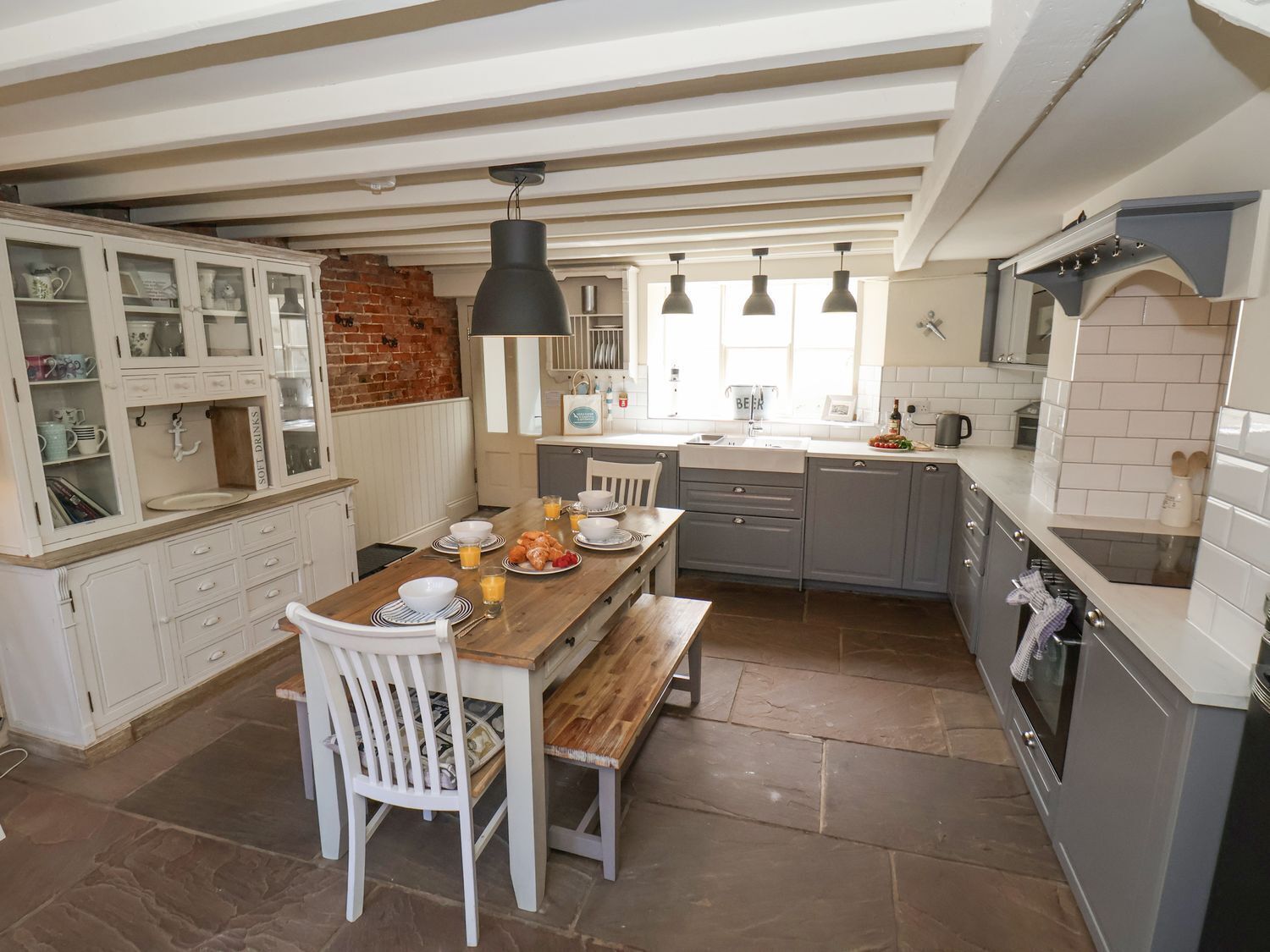 Dishwasher, cookware/dishes/utensils