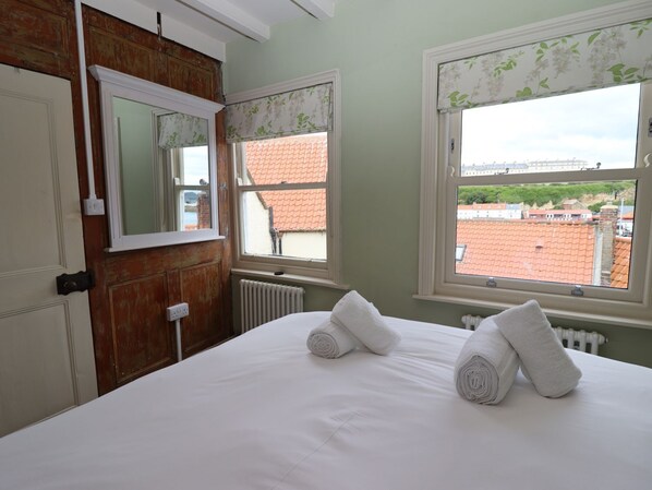 3 bedrooms, individually decorated, individually furnished, free WiFi