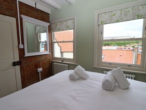 3 quartos, individualmente decorados, individualmente mobiliados