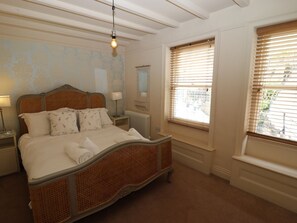 3 bedrooms, individually decorated, individually furnished, free WiFi