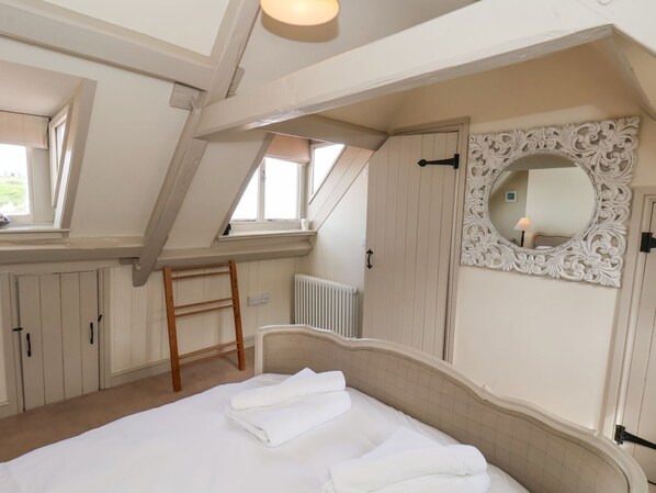 3 Schlafzimmer, individuell dekoriert, individuell eingerichtet