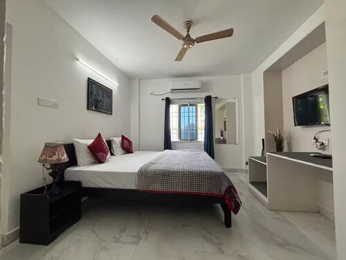 1 BHK Apartment Near Rock Beach, White Town, Ashram