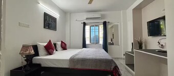 1 BHK Apartment Near Rock Beach, White Town, Ashram
