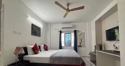 1 BHK Apartment Near Rock Beach, White Town, Ashram
