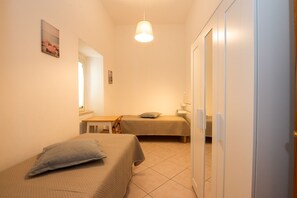 2 عدّة غرف نوم ومكتب وواي فاي وملاءات أسرّة