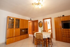 تناول الطعام