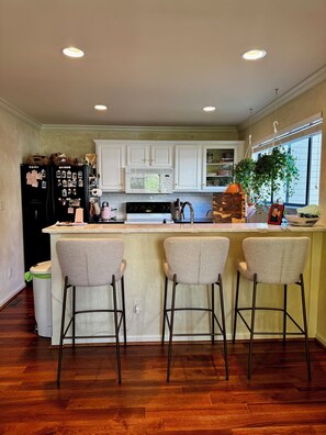 Micro-ondes, plaque de cuisson