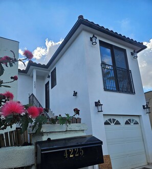 Exterior - New Construction with Beautiful View of Kensington (San Diego)