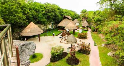 Quiet getaway minutes from the sea: Relax and reconnect as a couple.