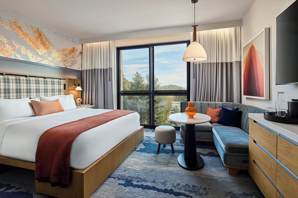 Caja de seguridad en la habitación y cortinas blackout