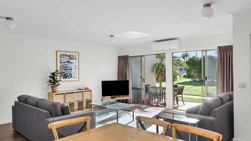 Tuscany Apartments 7