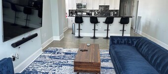 Huge Downtown home w/parking 4 bdrm Penn Station