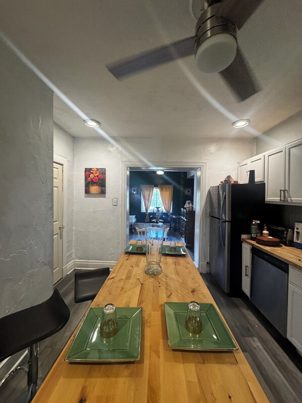 Dining - Spacious 4Bed Home Ideal for Groups, Families, & Creatives Minutes from Downtown (Pittsburgh)