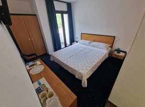 1 bedroom, internet, bed sheets