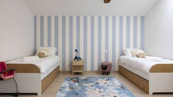 6 habitaciones, tabla de planchar con plancha, wifi y ropa de cama