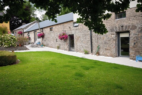 Sarahs Cottage an enchanting 1-bedroom artisan stone cottage near Clonmellon.