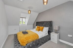 5 Schlafzimmer, Bügeleisen/Bügelbrett, WLAN, Bettwäsche