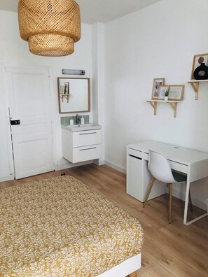 2 bedrooms, WiFi, bed sheets