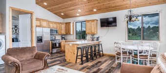 The Wildflower Hitchin' Barn-Near Zion and Bryce