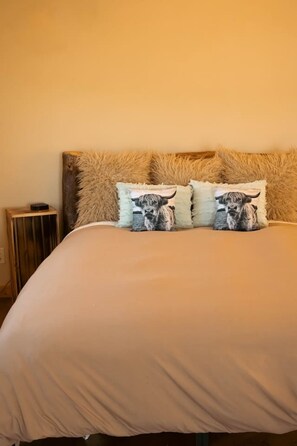 3 bedrooms, free WiFi, bed sheets