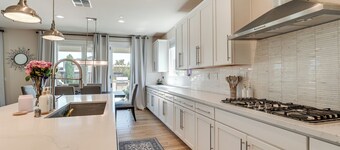 Patio & Outdoor Kitchen: Manteca Family Home