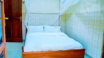 1 bedroom, bed sheets
